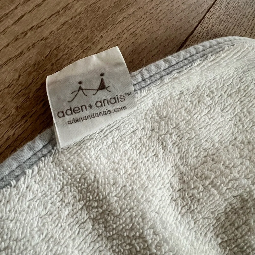 Aden & Anais White 100% Cotton Hooded Baby Towel